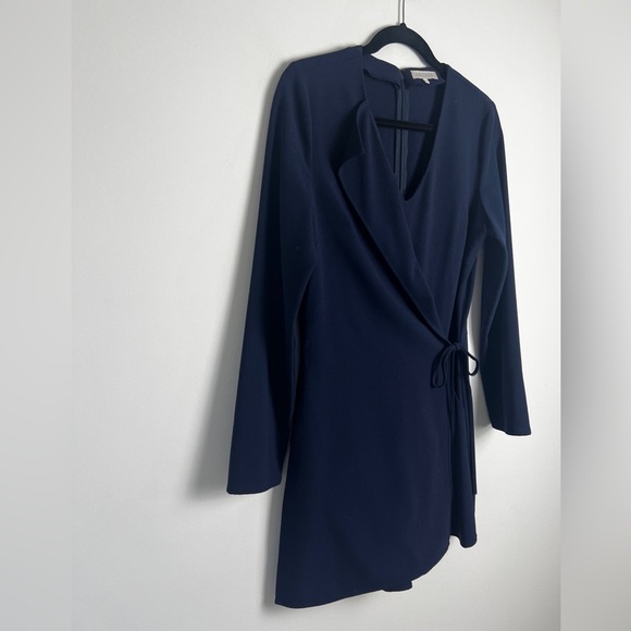 1. State Navy Blue Long Sleeve Wrap Front Pockets Classic Chic Romper Size M - Picture 2 of 11